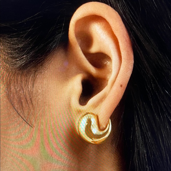 Monica Vinader Gold Nura Earrings - Picture 4 of 7